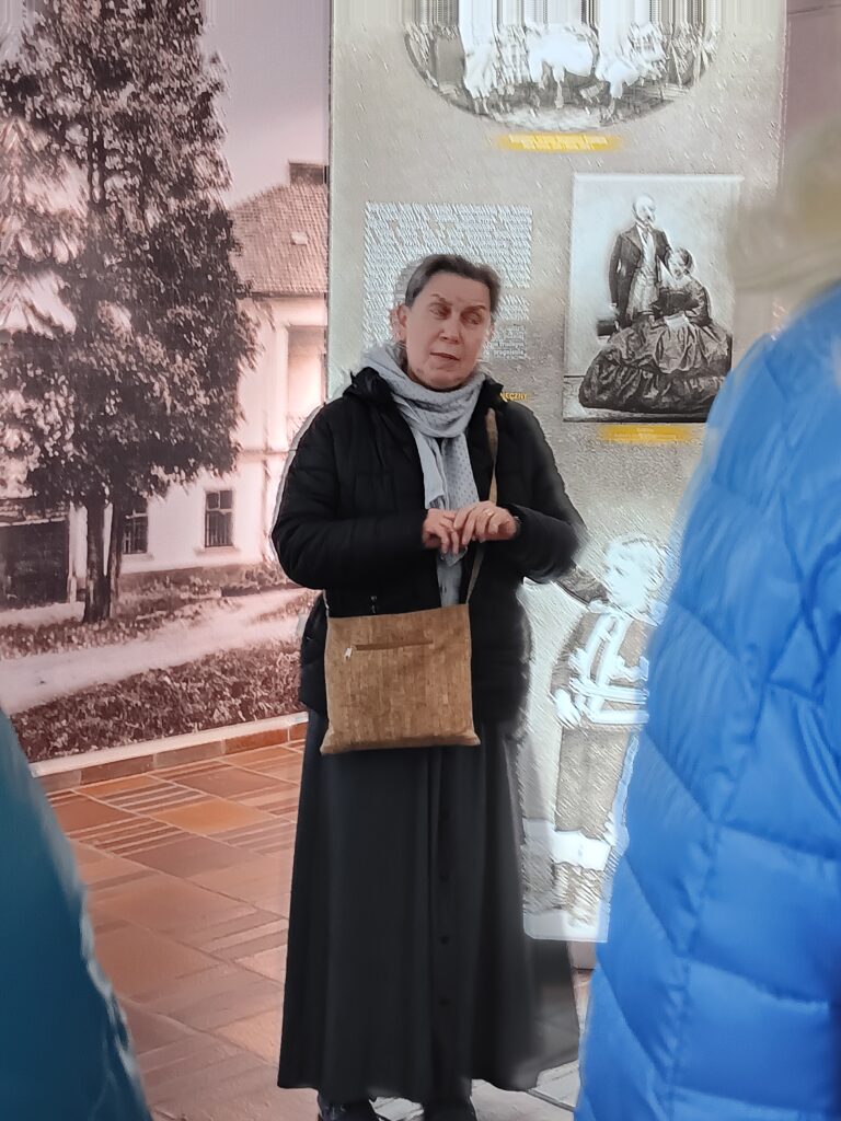 Wystawa poświęcona św. Urszuli Ledóchowskiej - przedstawia życiorys i kalendarium dzieł związanych z działalnością św. Urszuli Ledóchowskiej