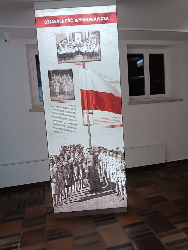 Wystawa poświęcona św. Urszuli Ledóchowskiej - przedstawia życiorys i kalendarium dzieł związanych z działalnością św. Urszuli Ledóchowskiej
